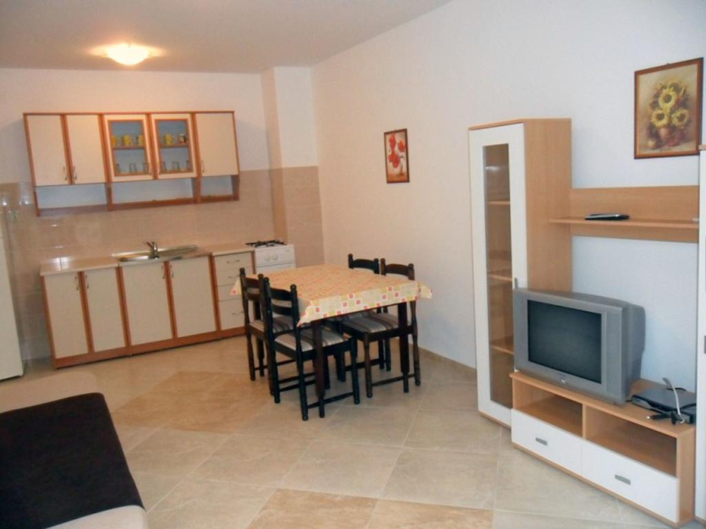 Apartments Mislav Novalja Rum bild